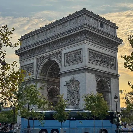 Between The Arc De Triomphe And The Sacr-cur Appartamento *